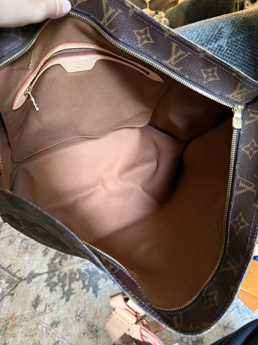 AUTHENTIC Louis Vuitton Monogram Canvas Tote with Natural Leather Trim - Picture 9 of 12
